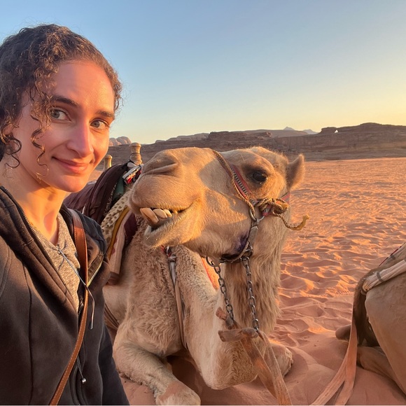 Meet your Posher, Hia - Picture 1 of 1